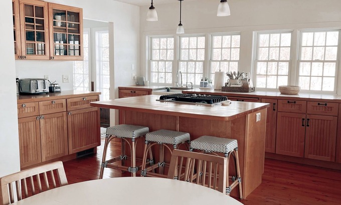 Breezy Point Casa | All the coastal vibes of Nantucket & 600 ft of shoreline on Lake Ossawinnamakee