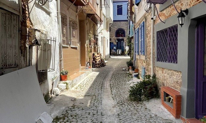 Ayvalik City Center Casa | Almina Kantarcı Pansiyon