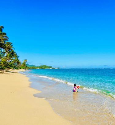 Punaluu Apartamento | Aloha Beach Retreat, Ocean Front With AC
