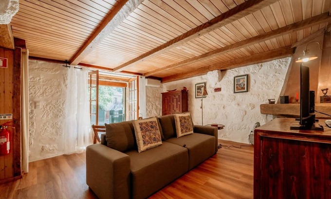 Canicada Casa | Alojamento T1 Gerês-Junto ao Rio