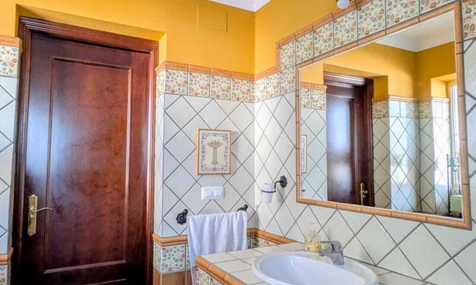 Prado del Rey Villa | Alojavale en Prado del Rey, Ruta de los Pueblos Blancos, Tranquilidad y relax