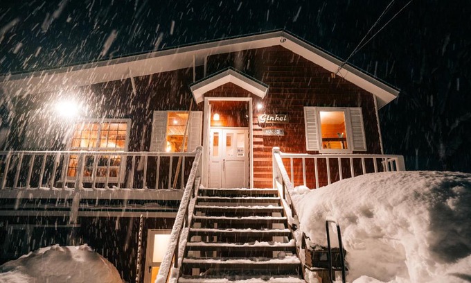 Niseko Cabina | Alpenglow Lodges Ginkei