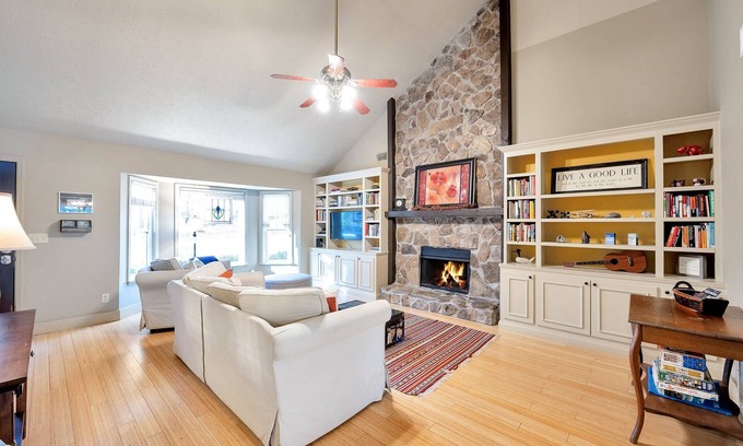 Johns Creek Cabaña | Alpharetta Family Cottage - Cerca de Avalon con fácil acceso a la ruta 400