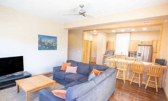 Nederland Casa | Alpine Home near town. Ski/Hike/Bike/Fish & more!