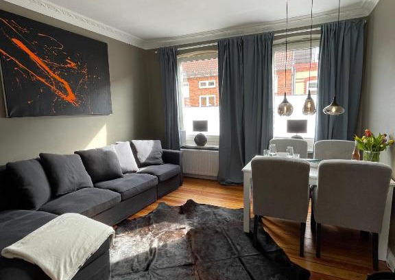 Mitte Apartamento | Altbaucharme Deluxe mit Balkon in zentraler Lage
