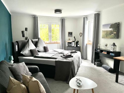 Kommern Casa | Alternative zum Hotel Zimmer im Einfamilienhaus-eigenes Badezimmer im Flur