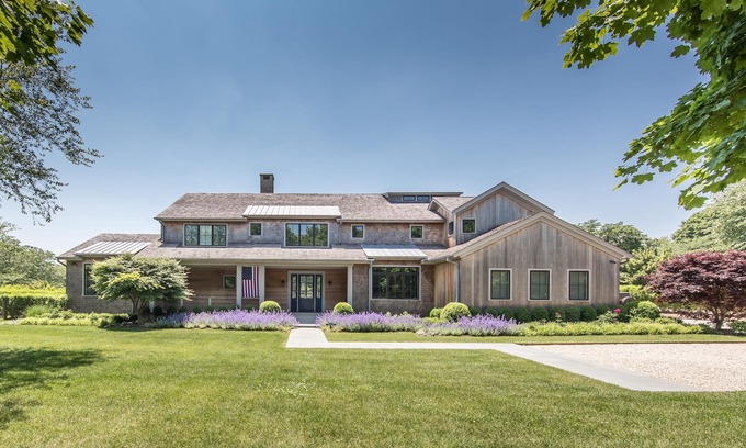 Amagansett Lanes Casa | Amagansett Lanes Stunner