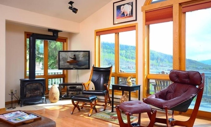 Steamboat Springs Casa | Increíble 40 Mile View! Hermosa casa - jacuzzi privado y garaje para 2 coches climatizada