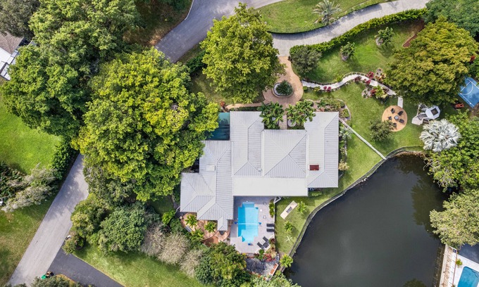Davie Villa | Amazing 8BR w/ Pool, Lake View&Tons of Amenities!