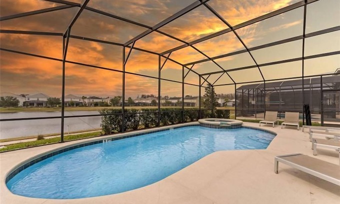 Kissimmee Complejo | AMAZING BELLA VIDA RESORT 270BD-5 BEDROOMS - 5 BATHROOMS - 10 GUESTS- LAKE VIEW