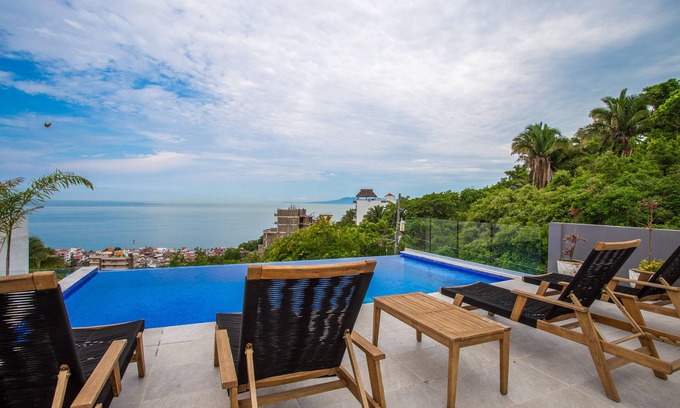 Centro de Puerto Vallarta Condominio | Amazing Casa de Caras 3