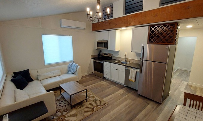 Salem Cabaña | Amazing Cottage in a peaceful and secluded location in West Salem.