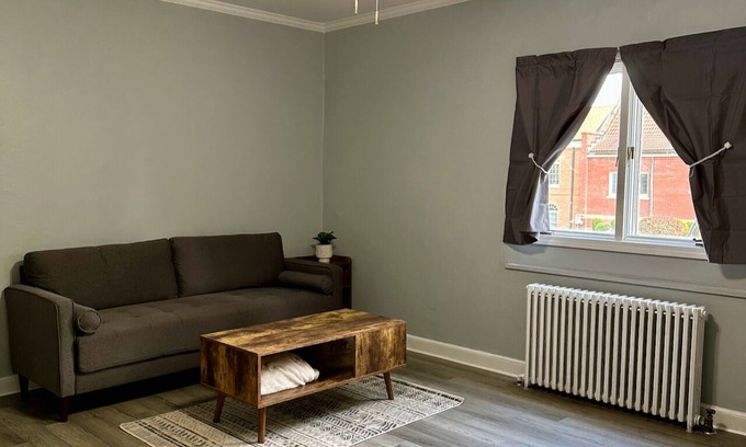 Mount Vernon Apartamento | Amazing Downtown Location! Quiet & Spacious! #B