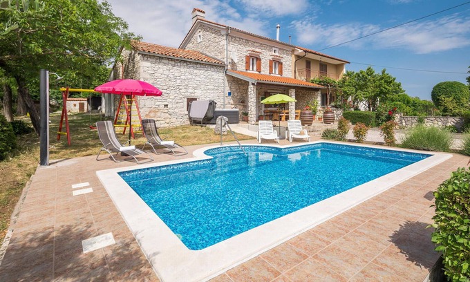 Sveta Nedelja Casa | Increíble casa en Erzisce con jacuzzi