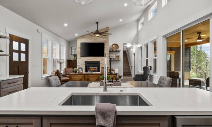 Boise Casa | Amazing Home with fabulous views. Only 45 min. from Boise.