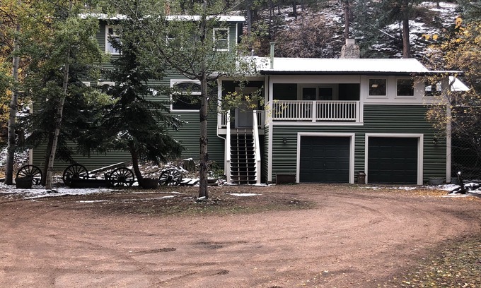 Bailey Casa | Retiro de 33 acres en las Montañas Rocosas de Colorado con jacuzzi y río privado