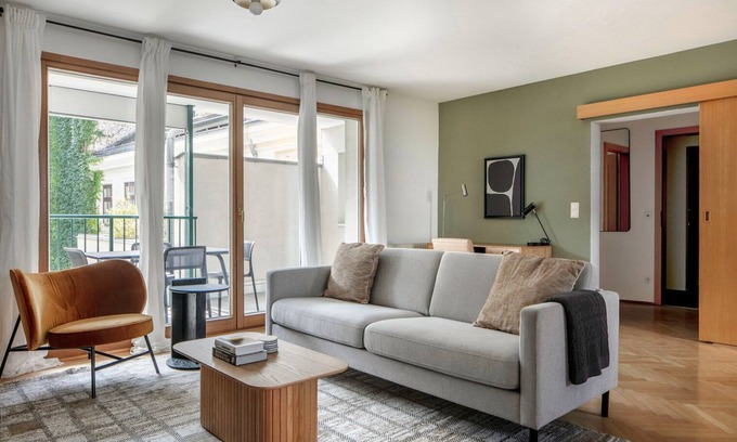 Mariahilf Apartamento | Amazing Mariahilf 2BR w/ Balcony, nr Bars & Shops, by Blueground
