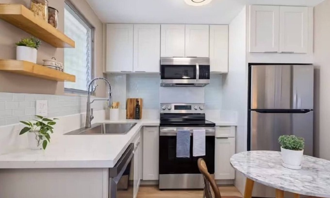 McCully - Moiliili Apartamento | Amazing & Modern Honolulu Haven, Renovated w/ AC