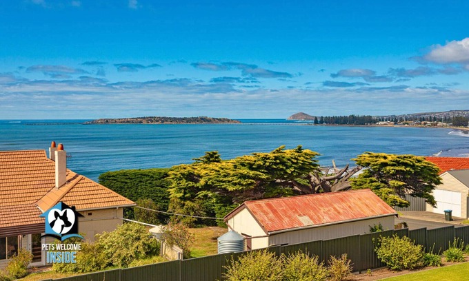 McCracken Casa | Amazing Ocean Views At This Exclusive 4 BR Holiday Home