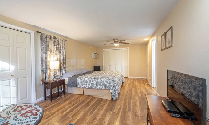 Squaw Valley Apartamento | Amazing place! Near Kings/Sequoia/WiFi/Fridge/Coffee/Microwave/Outdoor Seating!