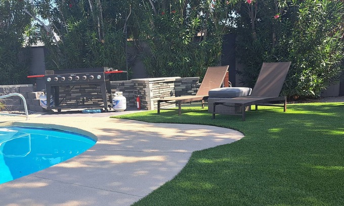 Rancho Oakey Casa | Amazing Pool, Spa, and Outdoor Entertainment Center