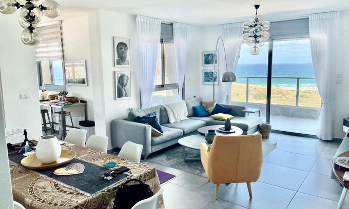 Bat Yam Apartamento | Amazing sea View, steps to beach, near Tel-aviv