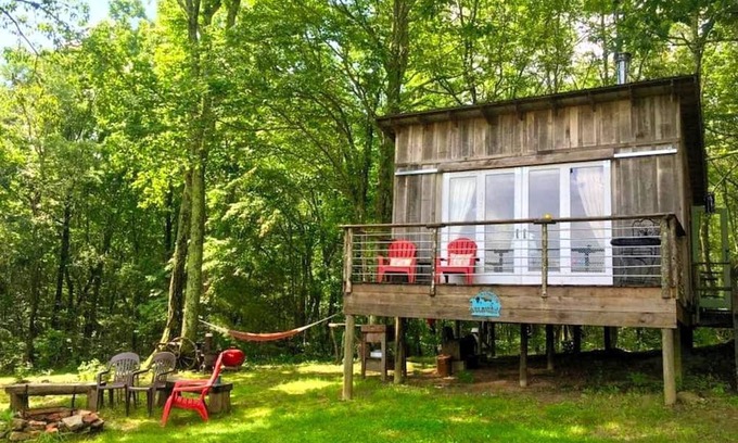 Grandview Cabina | Amazing Tiny House Rental for Unique Romantic Getaways in Tennessee