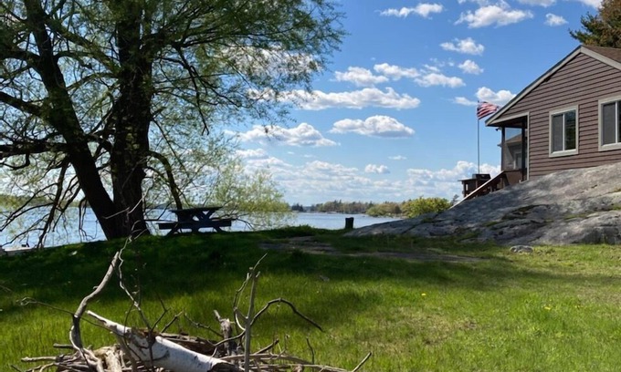 Redwood Casa | Hermosa vista, acceso directo al agua, muelle de 80 pies, carril privado, paraíso