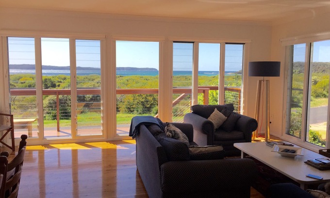 Broulee Casa | Island View Beach House