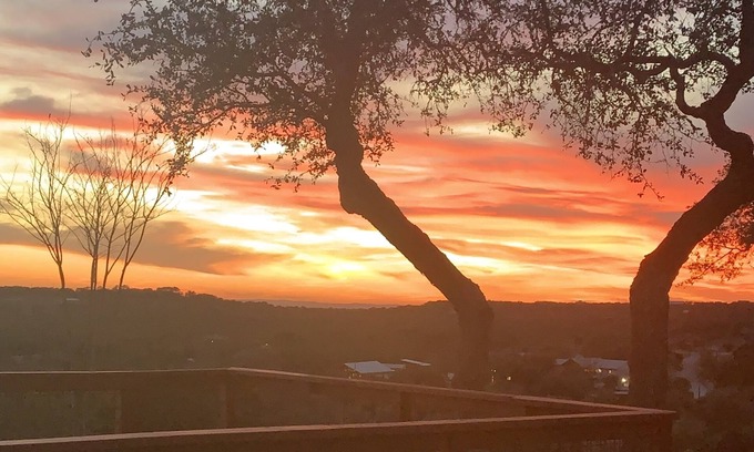 Dripping Springs Casa | ¡El escondite secreto de Tawnya disfrutando de una increíble vista de 20 millas de Hill Country!