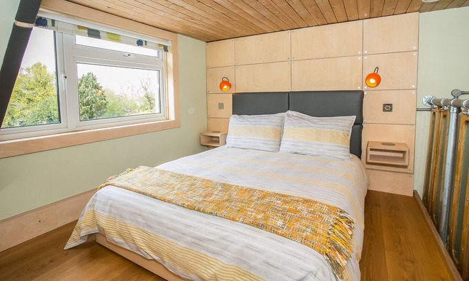 West Wittering Apartamento | Amazon at Claron Lodge - Beautiful Double-Height En-Suite Studio Apartment