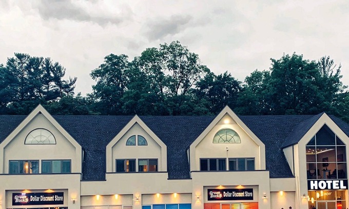 Grand Bend Hotel | Amber Hotel