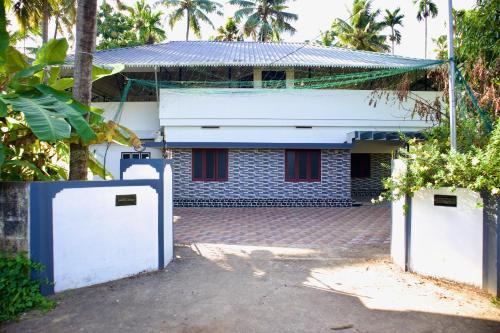 Thrissur Villa | Ambili Riverfront Villa with Party Hall