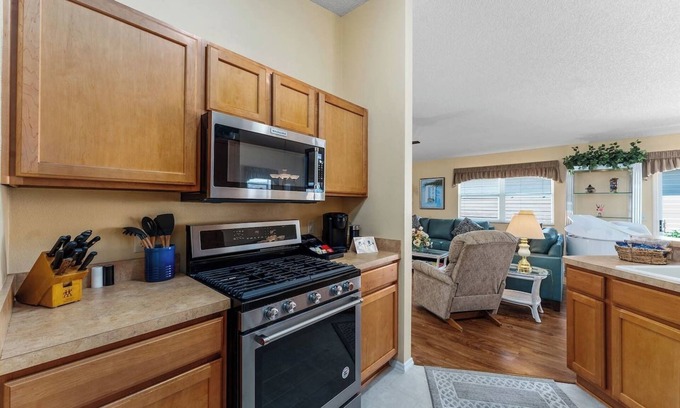 Summerhill Casa | Amelia Villa-Pet Friendly 2 Bd-Great Location