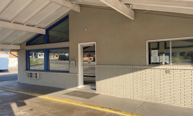 Pratt Hotel | American Inn Motel