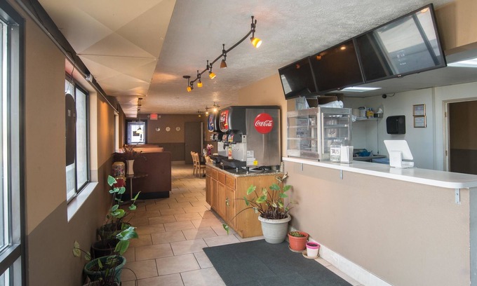 Highlands Hotel | Americas Best Value Inn Lincoln Airport