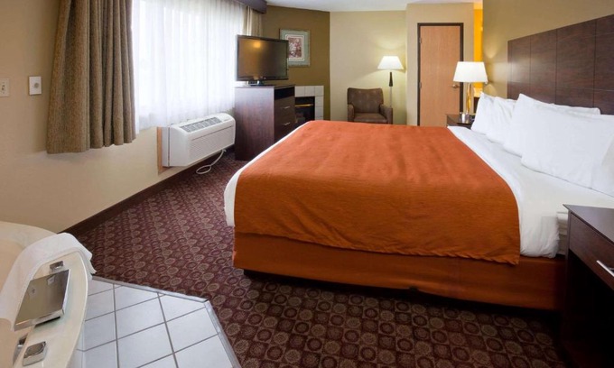 Blue Earth Hotel | AmericInn by Wyndham Blue Earth