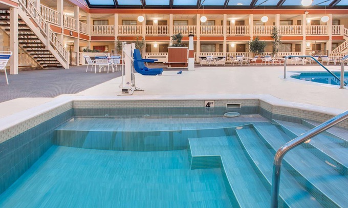 Janesville Hotel | AmericInn by Wyndham Janesville