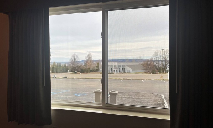 Petoskey Hotel | AmericInn by Wyndham Petoskey