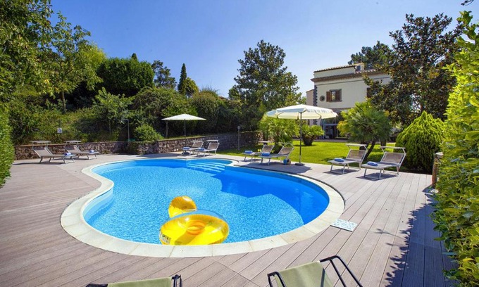 Sant'Agata sui Due Golfi Villa | Amore Rentals - Villa Il Pino