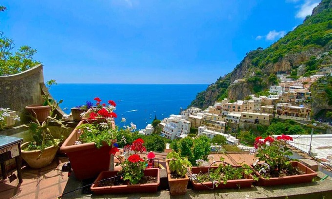 Positano Chalet De Esquí | AMORE RENTALS - Casa Laura with Sea View Terrace