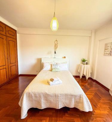 Corroios Casa | Ample And Welcoming Double Rooms Good Natural Light SuperHost Stay