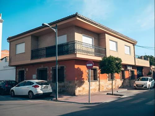 Armilla Casa | Amplia Casa Familiar con Calefacción, cerca de Sierra Nevada y Granada