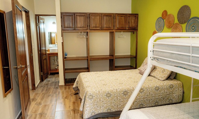 Alto Boquete Casa | Amplia habitación familiar - Alto Boquete- Baño- cocina- Wifi- a/a- hasta 5 pp