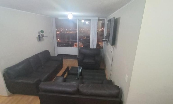 Santiago de Surco Apartamento | Amplio departamento con oficina y lavandería