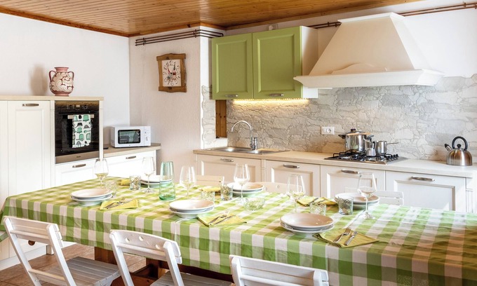 Lateis Apartamento | An elegant and cozy retreat for your lake getaway