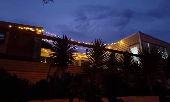 Loch Sport Casa | An entertainer's paradise featuring deck and bar. Relaxed Home, Amazing Views.