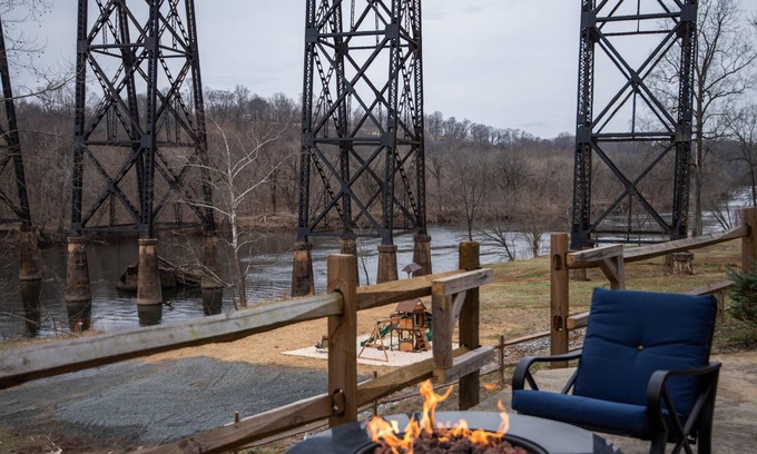 Lynchburg Casa | An entire resort to yourself! Riverfront home 5 mins. from Historic Lynchburg.
