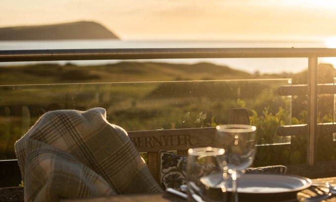 Newport Casa | An exceptional place to gather on the sea shore