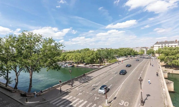 Les Iles Apartamento | AN Exclusive Location With AN Impeccable Decoration FOR Parisian Feel